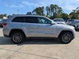 Used 2020 Jeep Grand Cherokee Limited w/ Luxury Group II image 2