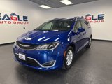 Used 2020 Chrysler Pacifica Touring-L image 6