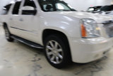 Used 2011 GMC Yukon XL Denali image 3
