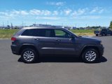 Used 2021 Jeep Grand Cherokee Laredo image 3