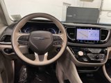 Used 2021 Chrysler Pacifica Limited w/ Uconnect Theater Family Group image 5