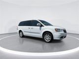 Used 2016 Chrysler Town & Country Touring image 2