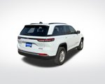 Used 2023 Jeep Grand Cherokee Laredo image 5