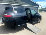 Used 2019 Toyota Sienna XLE image 3