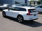 Used 2020 Volvo V60 T5 Cross Country image 5