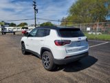 New 2025 Jeep Compass Limited image 3