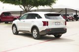 Used 2022 Kia Sorento LX image 3
