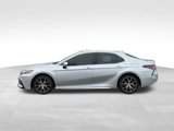 Used 2022 Toyota Camry SE image 3