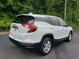 Used 2024 GMC Terrain SLE image 3