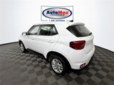 Used 2022 Hyundai Venue SE image 5