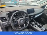 Used 2023 Nissan Rogue SV image 3