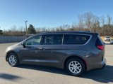 Used 2017 Chrysler Pacifica Touring image 4