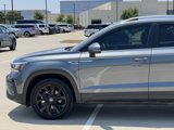 Used 2022 Volkswagen Taos SE image 5