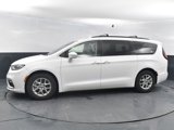 Used 2022 Chrysler Pacifica Touring-L image 5