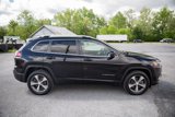 Used 2019 Jeep Cherokee Limited image 2