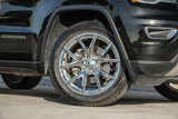 Used 2019 Jeep Grand Cherokee Limited w/ Luxury Group II image 2