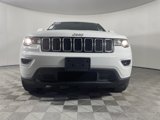 Used 2021 Jeep Grand Cherokee Laredo image 2
