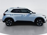 Used 2024 Hyundai Venue SEL image 2