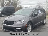Certified 2023 Chrysler Pacifica Touring-L image 4