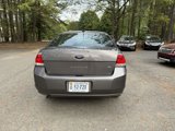 Used 2010 Ford Focus SE image 6