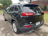 Used 2017 Jeep Cherokee Limited image 3