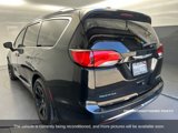 Used 2018 Chrysler Pacifica Limited w/ Advanced Safetytec Group image 3