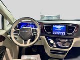 Used 2020 Chrysler Pacifica Limited image 3