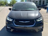 New 2025 Chrysler Pacifica Select image 2