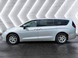Used 2023 Chrysler Pacifica Touring-L image 3