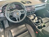 Used 2022 Porsche Cayenne image 4