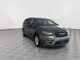 Used 2023 Chrysler Pacifica Touring-L image 2
