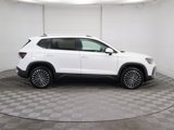 New 2025 Volkswagen Taos SE image 5