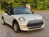 Used 2015 MINI Cooper 4-Door Hardtop image 3