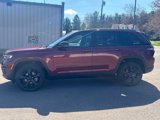 Used 2024 Jeep Grand Cherokee Altitude image 3