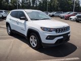 Used 2023 Jeep Compass Latitude image 3