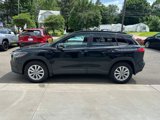 Used 2023 Toyota Corolla Cross LE w/ Moonroof Package image 2