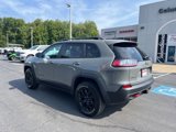 Used 2019 Jeep Cherokee Trailhawk image 2