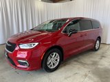 New 2025 Chrysler Pacifica Select image 3