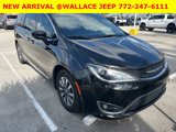 Used 2020 Chrysler Pacifica Touring-L Plus image 3