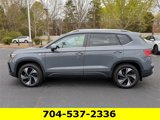 New 2024 Volkswagen Taos SE image 2