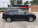 Used 2017 Nissan Rogue SV w/ SV Premium Package image 5
