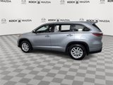 Used 2016 Toyota Highlander LE image 5