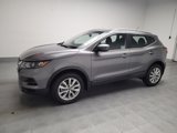 Used 2020 Nissan Rogue Sport SV image 2