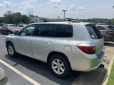 Used 2010 Toyota Highlander SE image 3