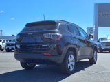 Used 2020 Jeep Compass Latitude image 4