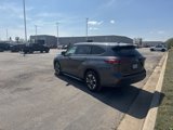 Used 2022 Toyota Highlander XLE image 4