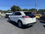 Used 2022 Ford Edge SEL w/ Convenience Package image 3