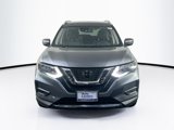 Used 2020 Nissan Rogue SV image 2