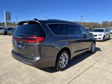 Used 2021 Chrysler Pacifica Touring-L image 6