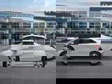 New 2025 Hyundai Elantra SE image 3